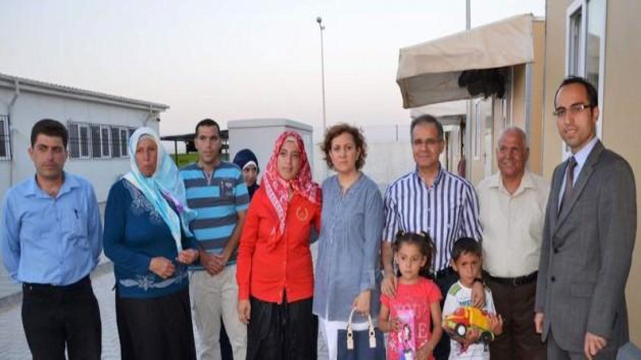 Suriyeli ailelere "Nakit Kart" dağıtılıyor