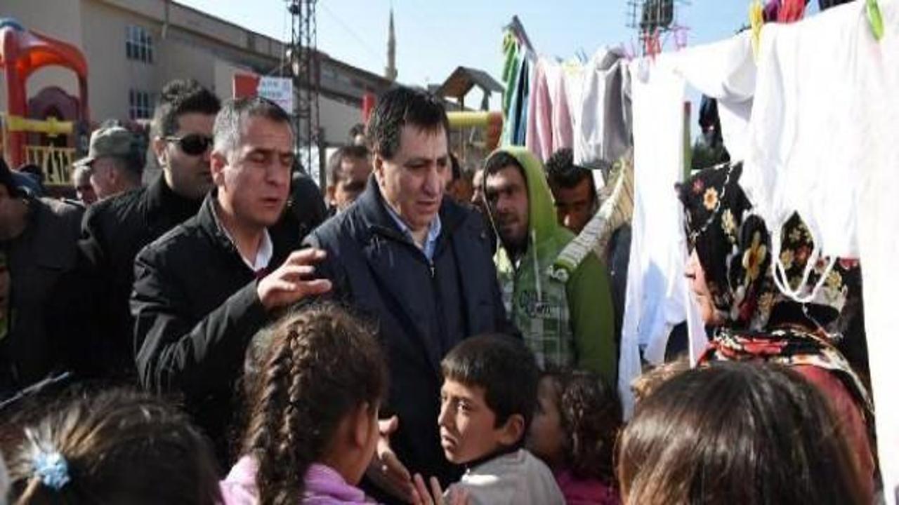 Suriyeliler, en büyük çadır kente yerleşiyor