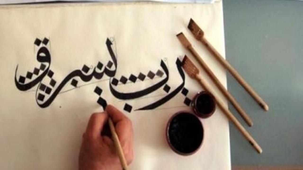 Suriyeliler hat sanatı öğreniyor