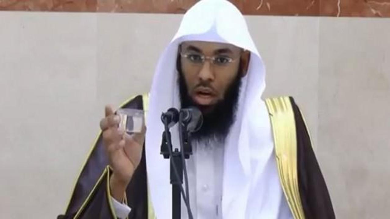 Suudi imam: Dünya dönmüyor çünkü...