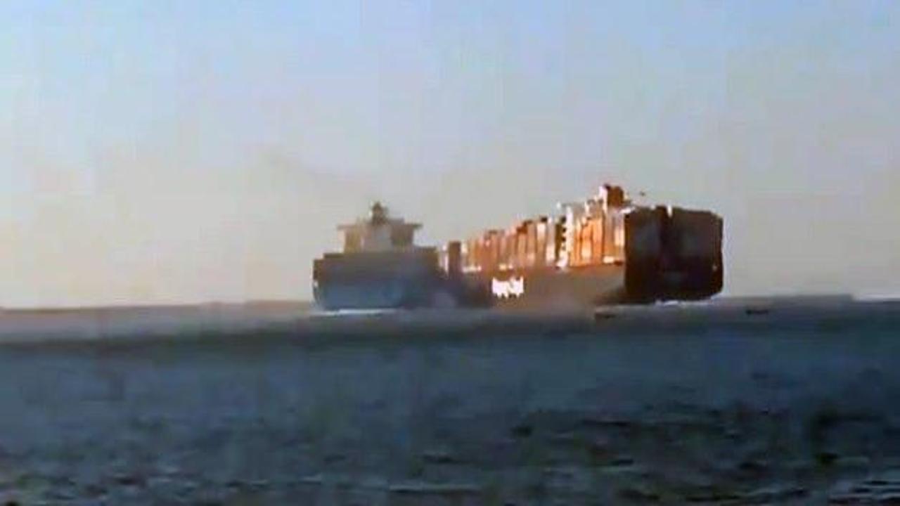 Süveyş Kanalı'nda 2 gemi çarpıştı