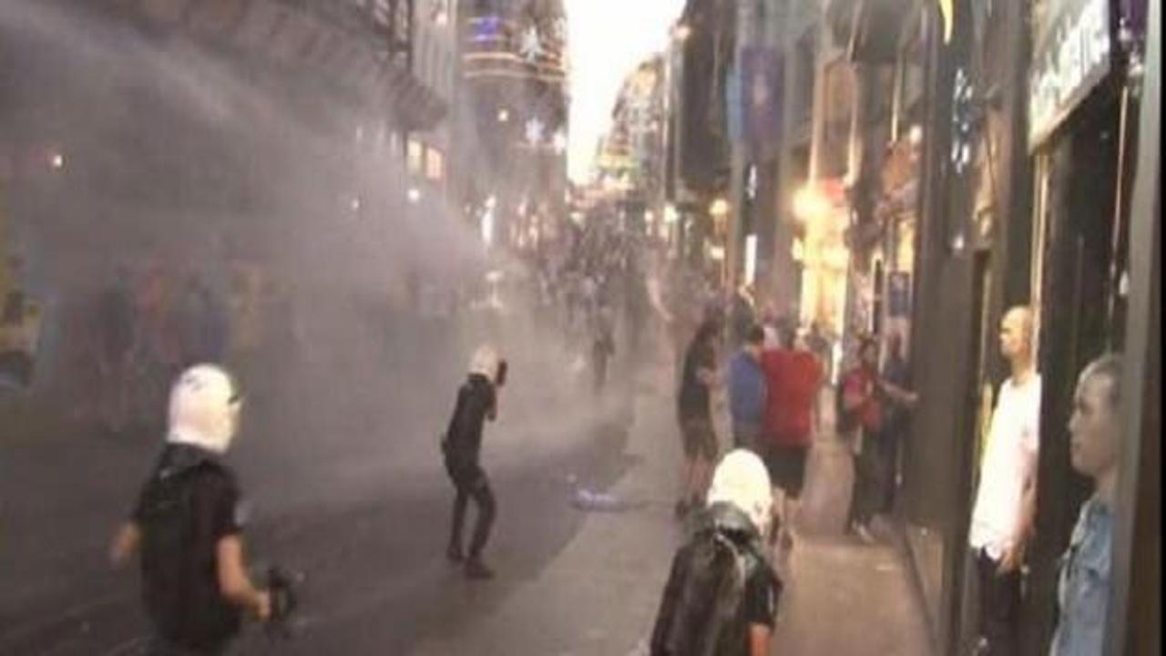 Taksim'de çok sayıda kişi gözaltına alındı