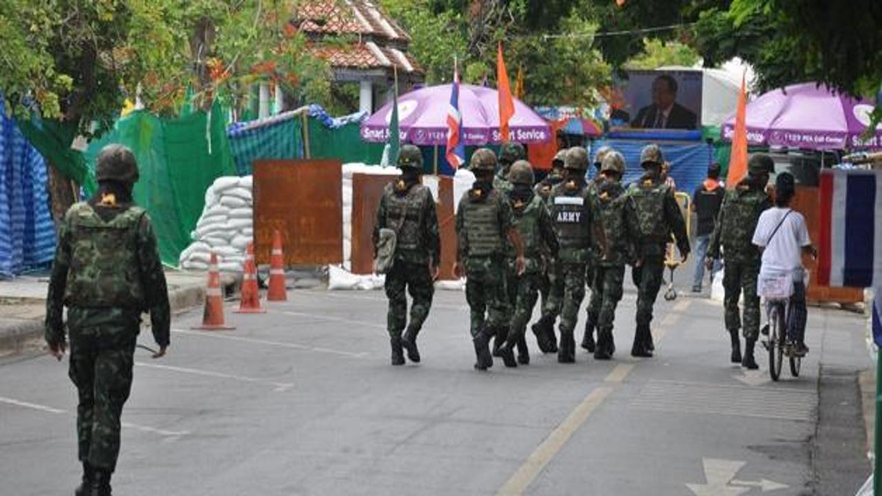 Tayland ordusu sıkıyönetim ilan etti