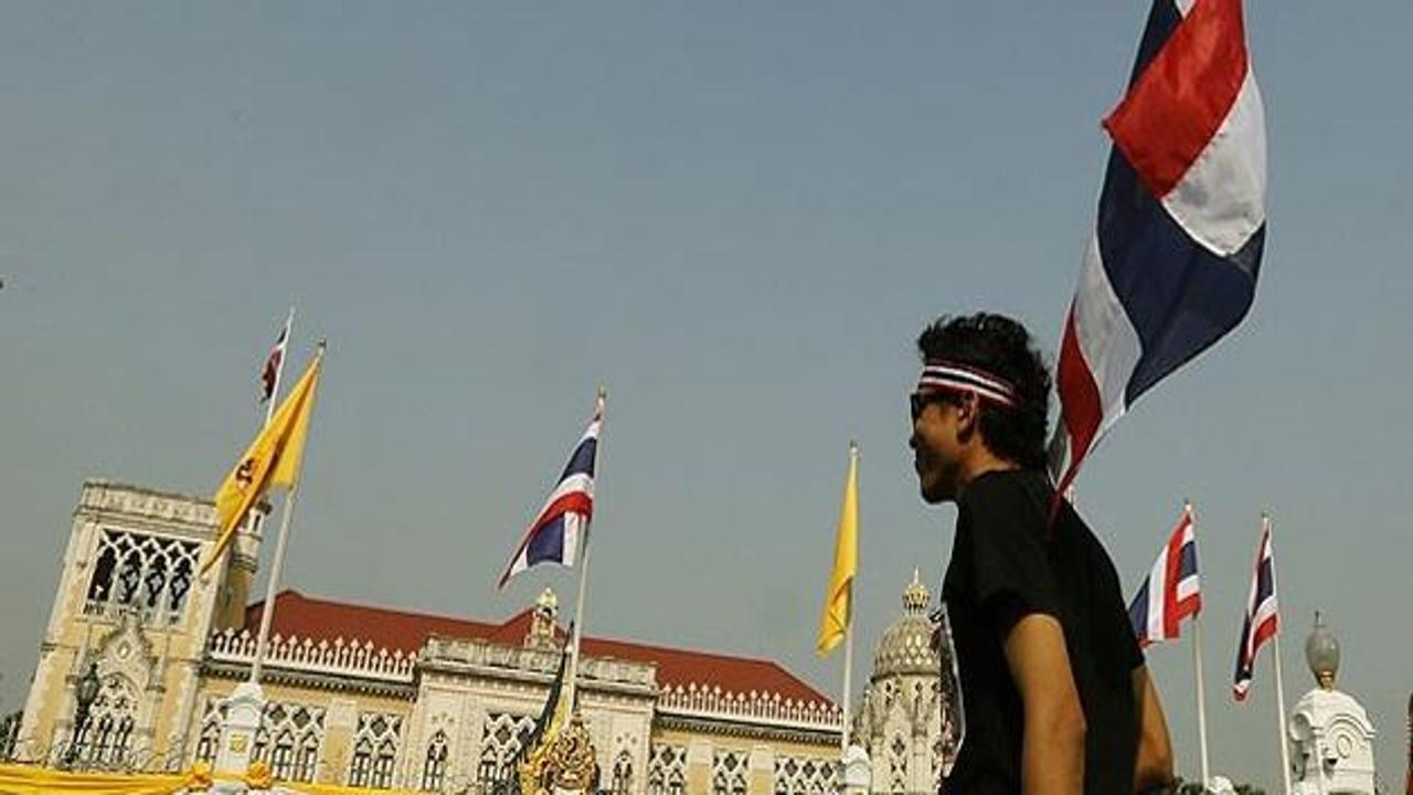 Tayland'da seçimler ertelenmiyor