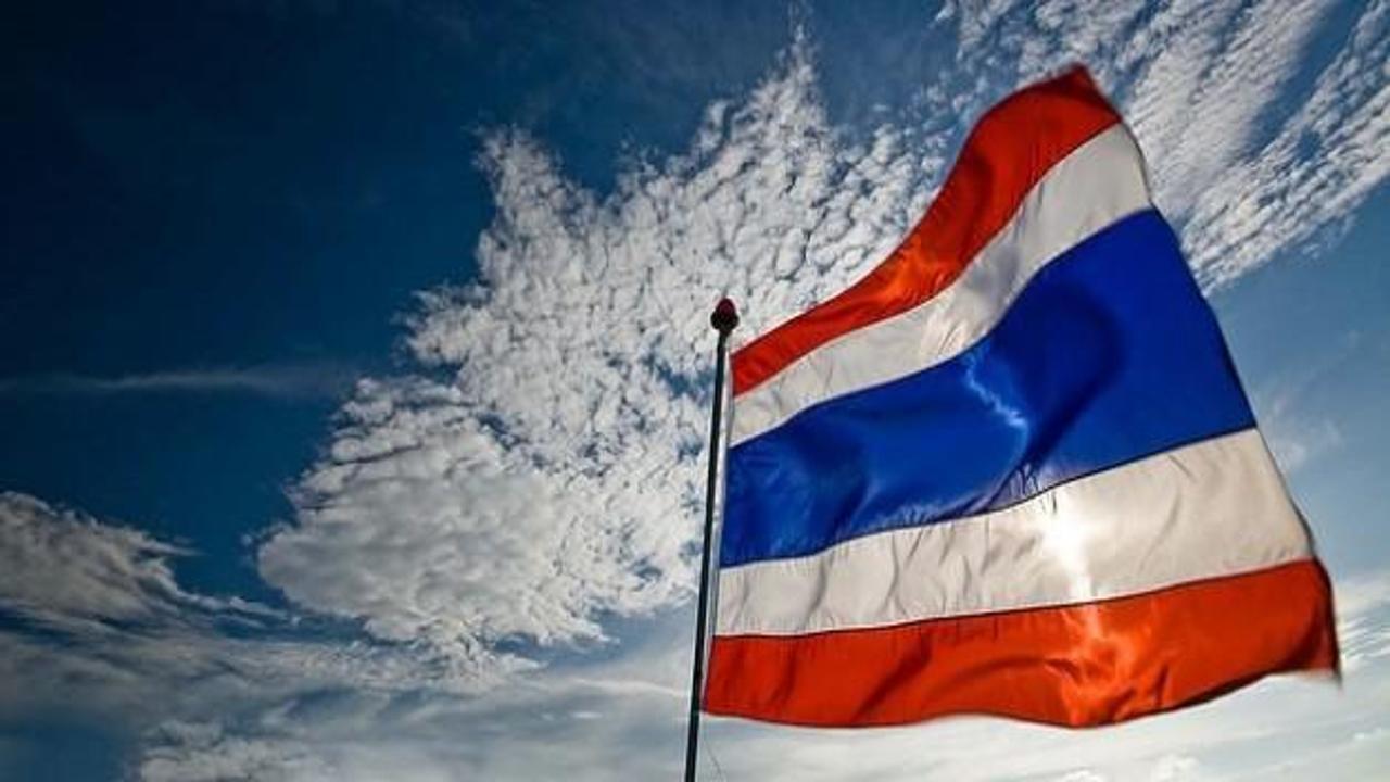 Tayland'da sıkıyönetim kaldırıldı