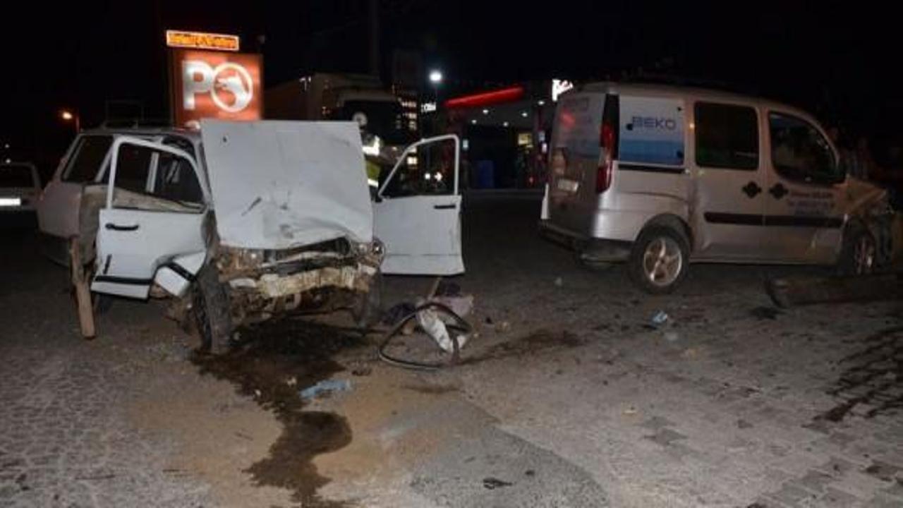 Tekirdağ'da iki araç çarpıştı: 3 yaralı