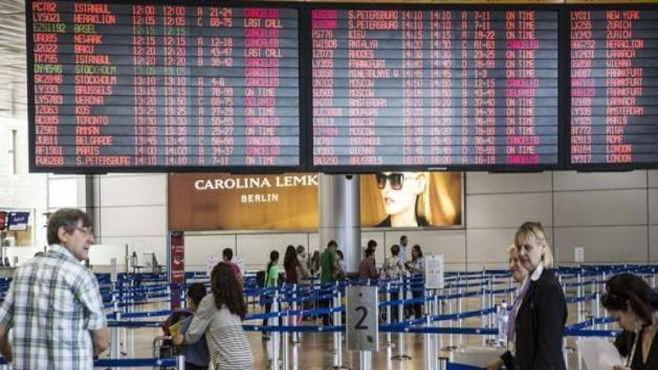 Tel Aviv'e uçuşların yarısından çoğu iptal