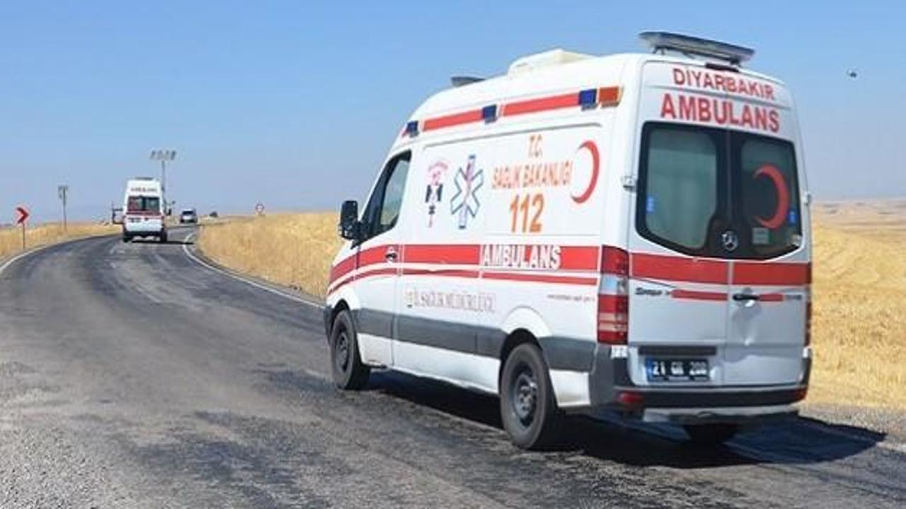 Terör örgütü yandaşları ambulans yağmaladı