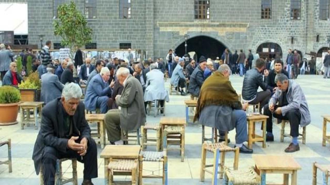 Teröristler Diyarbakır'da huzur bırakmadı