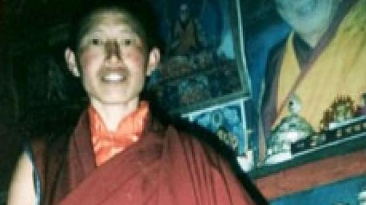 Tibetli rahibe kendini yaktı