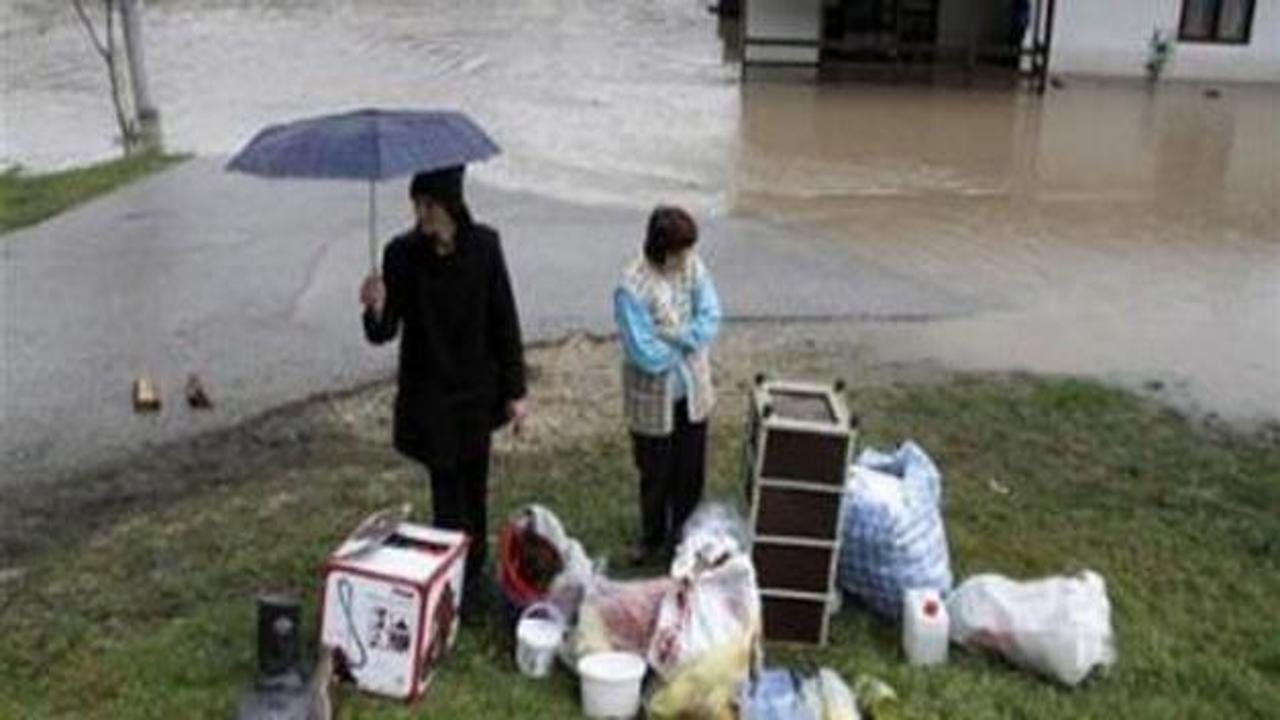 Tiran'da sel felaketi: 17 &ouml;l&uuml;, 39 kayıp