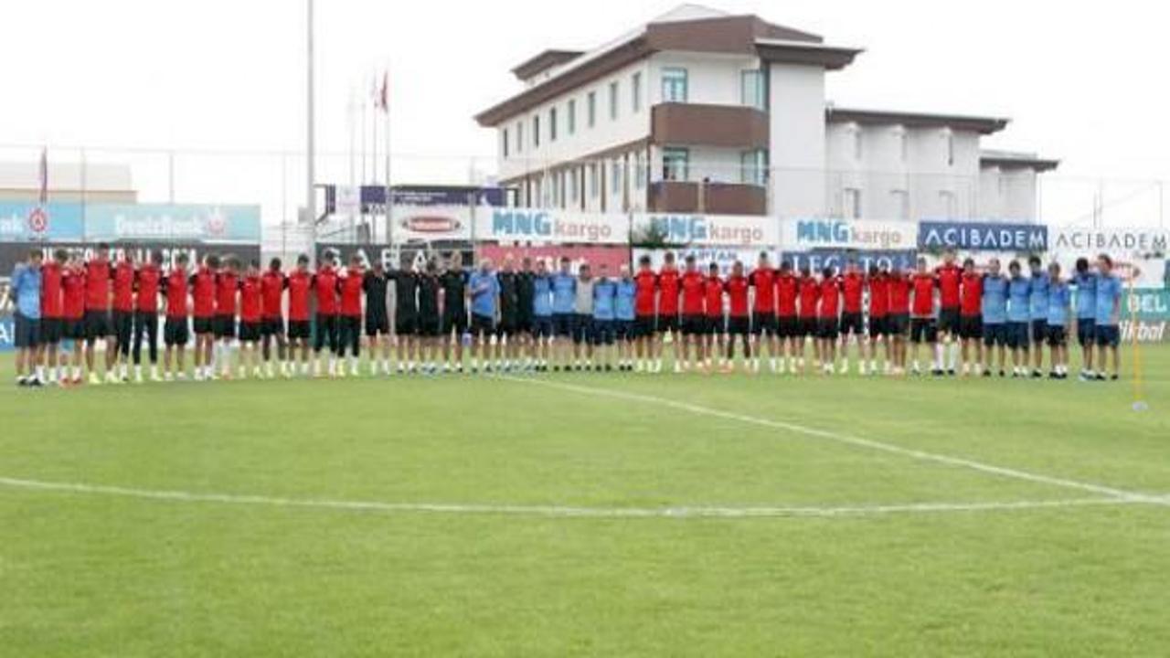 Trabzonlu futbolculardan Seba için saygı duruşu