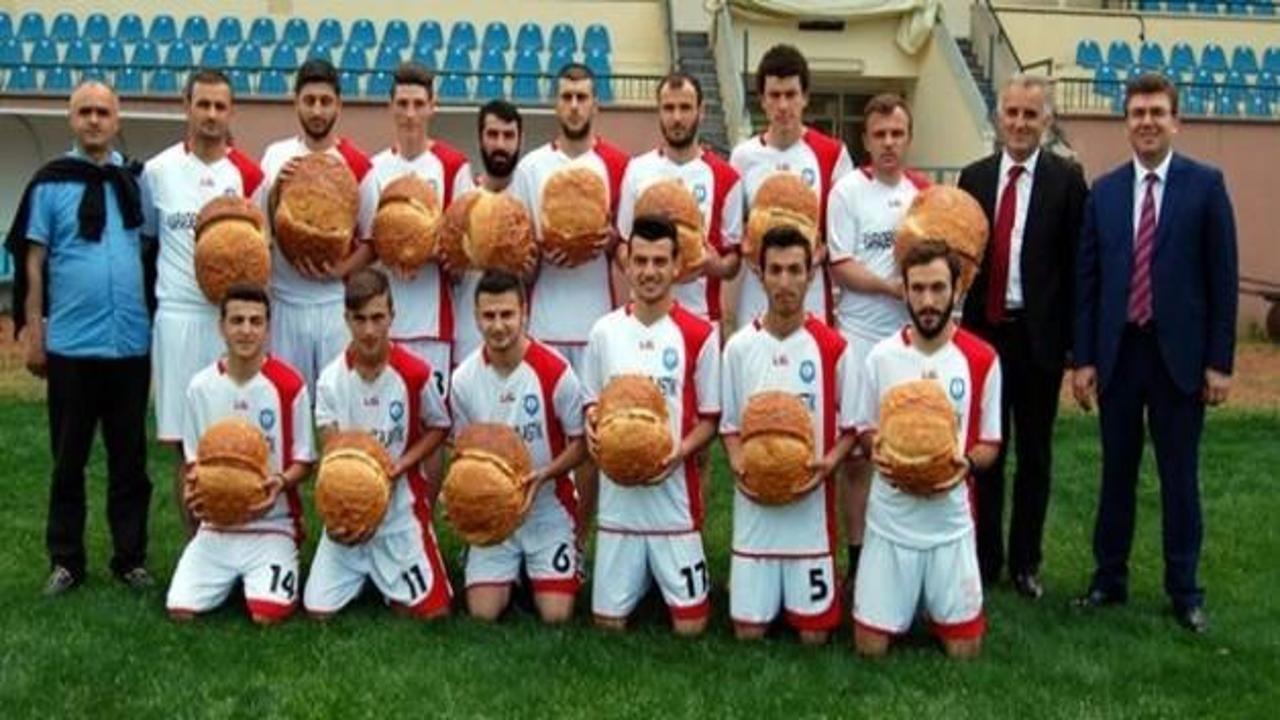 Trabzonlu futbolcuları şaşırtan hediye
