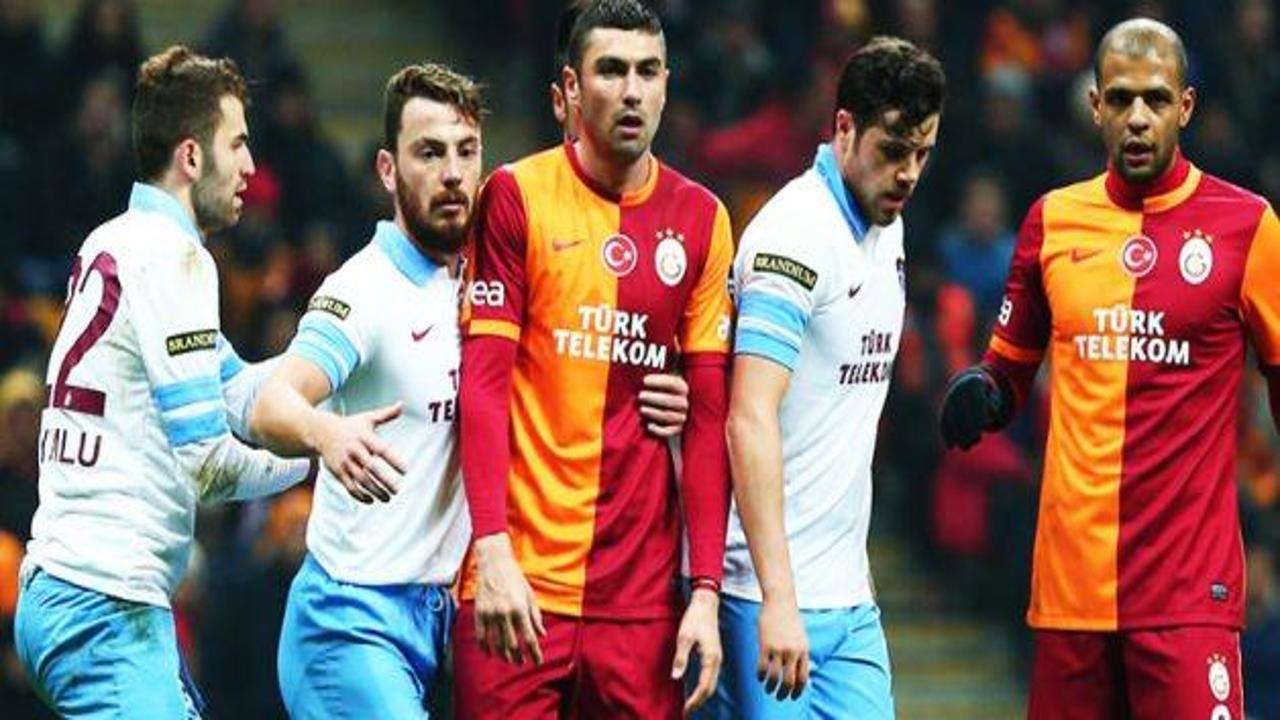 Yıldız futbolcu doktoru dövdü!