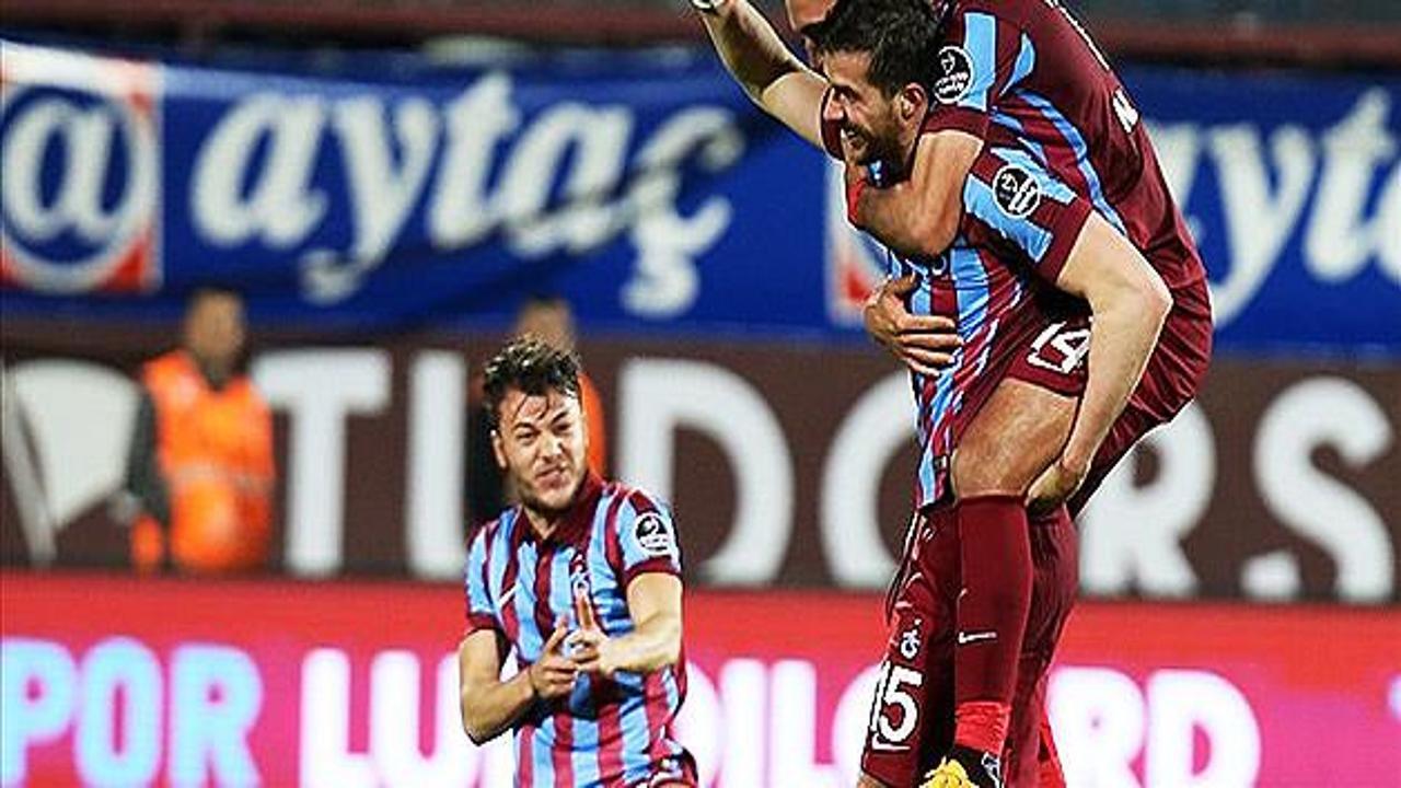 Trabzonspor'un yıldızından olay hareket!