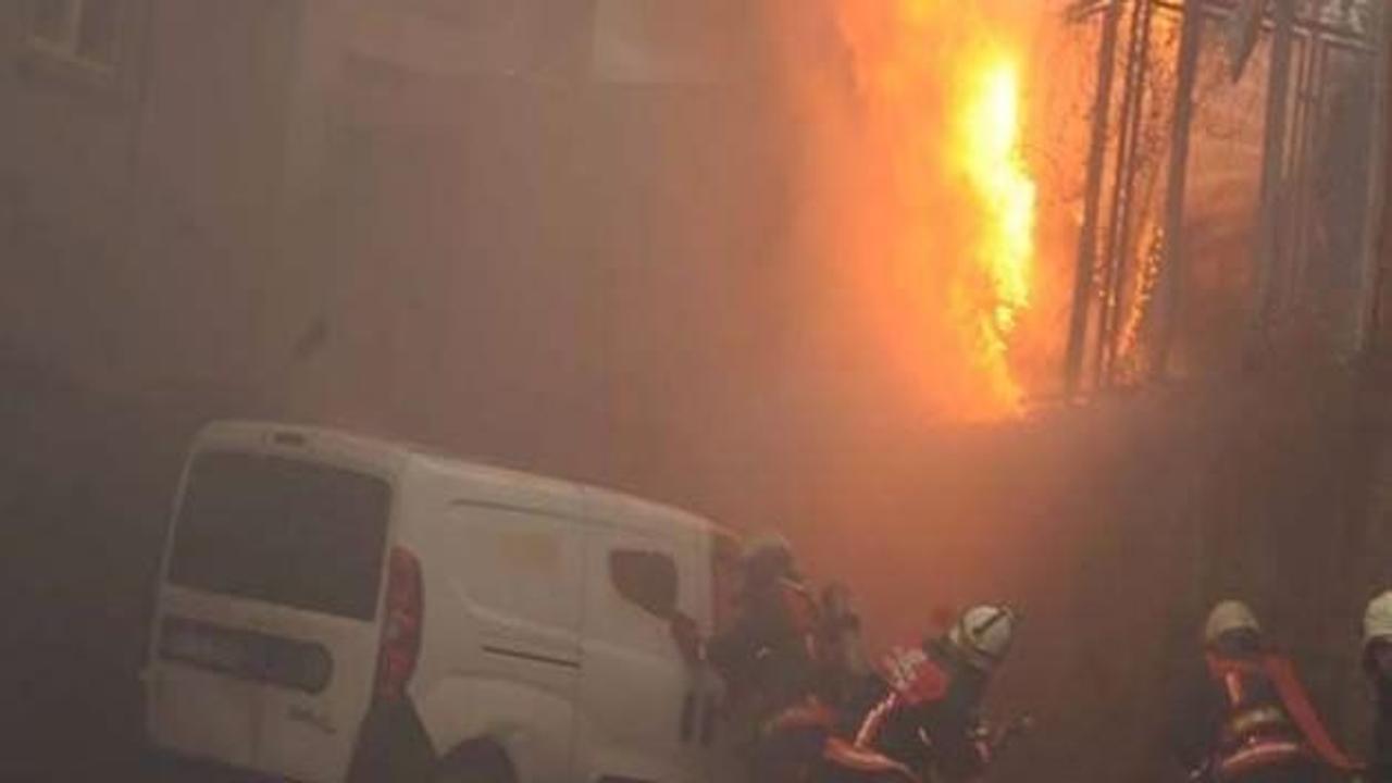 Trafo patladı! İstiklal'de korku dolu anlar