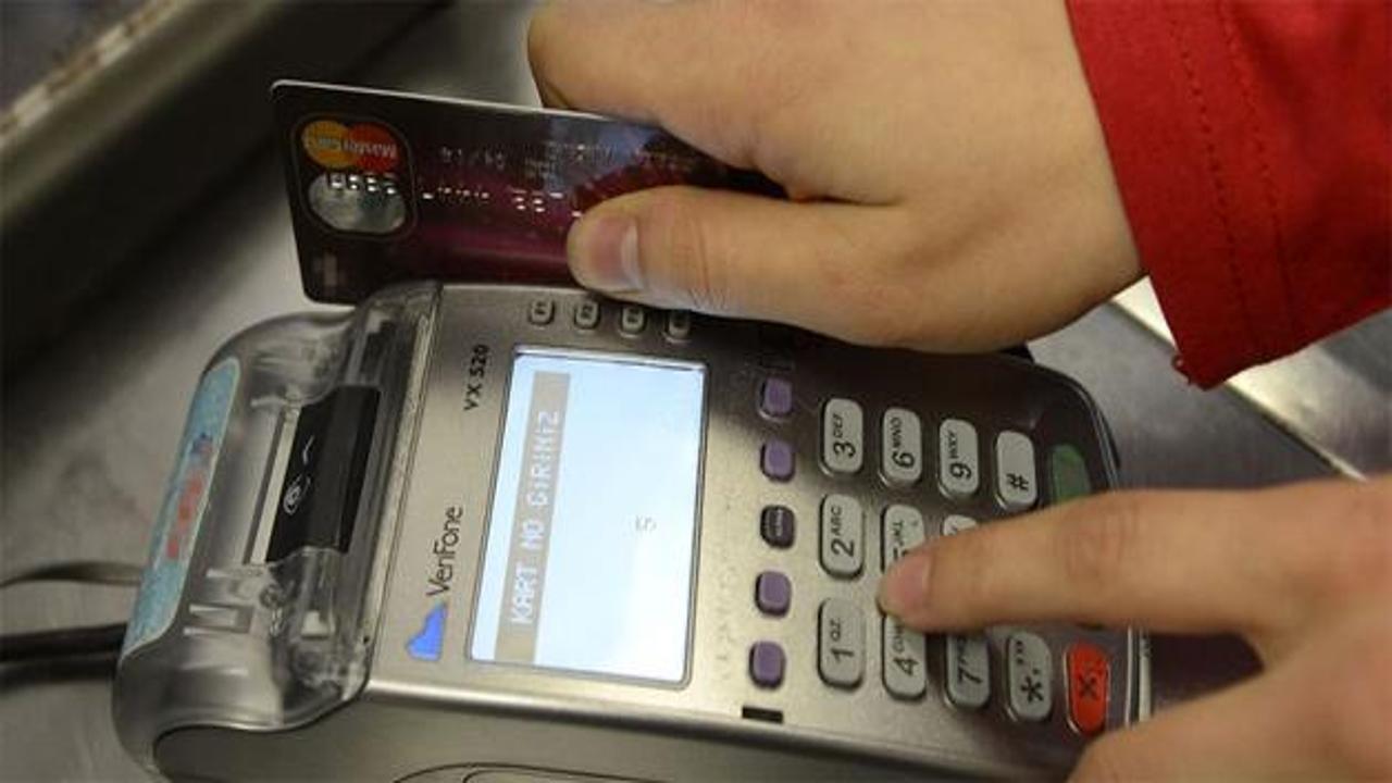 Kredi kartı harcamasında gerileme sürüyor