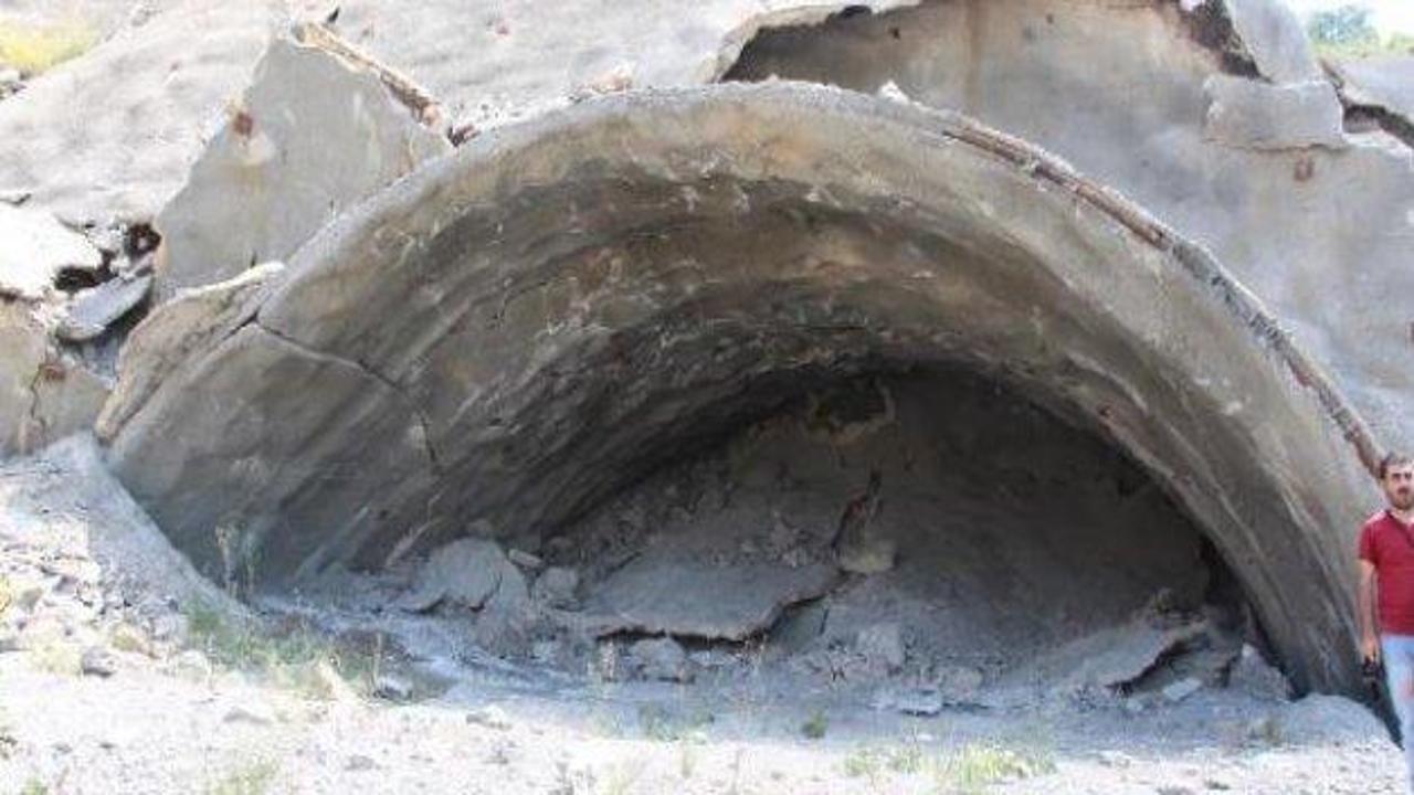 Arnavutluk'ta tünel çöktü: 3 ölü