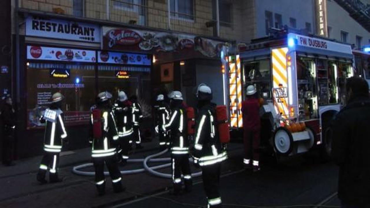 T&uuml;rk restoranında &ccedil;ıkan yangın korkuttu