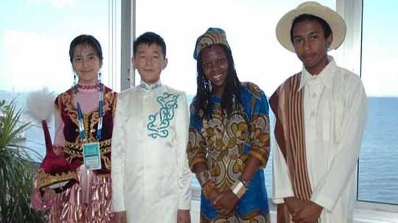 'T&uuml;rk&ccedil;enin &Ccedil;ocukları' 10 bin ara&ccedil;la uğurlandı