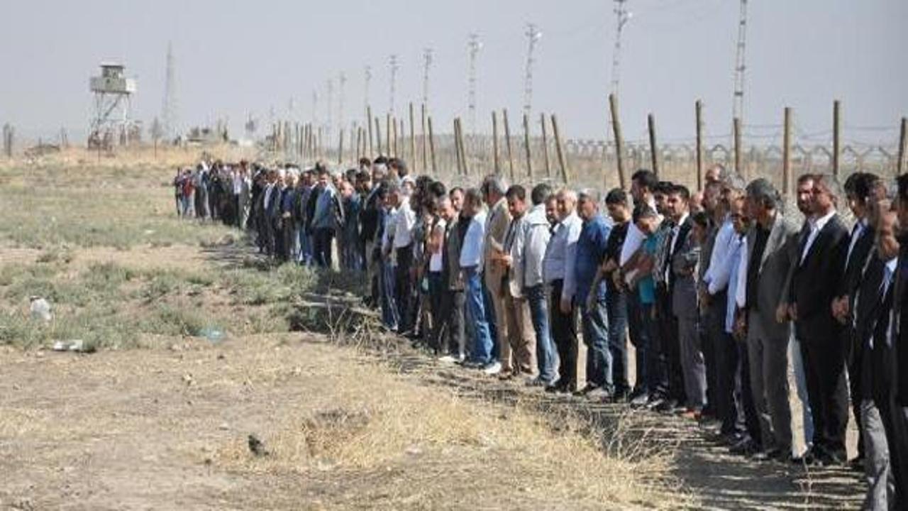 Türkiye-Suriye sınırına BDP'liler duvar ördü!