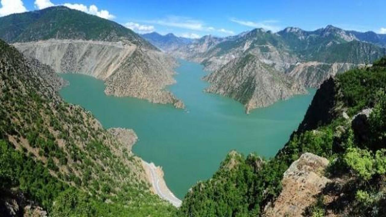 Türkiye'nin en yüksek barajında rekor!