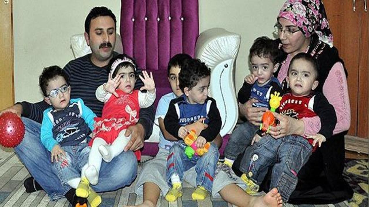 T&uuml;rkiye'nin yaşayan ilk beşizleri masrafları ile b&uuml;y&uuml;yor