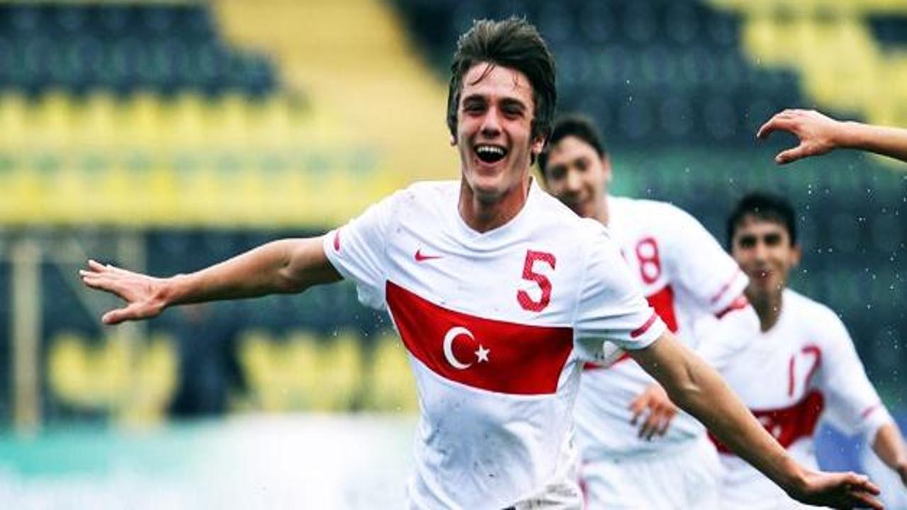 UEFA'nın en iyi genç 10'unda bir Türk!