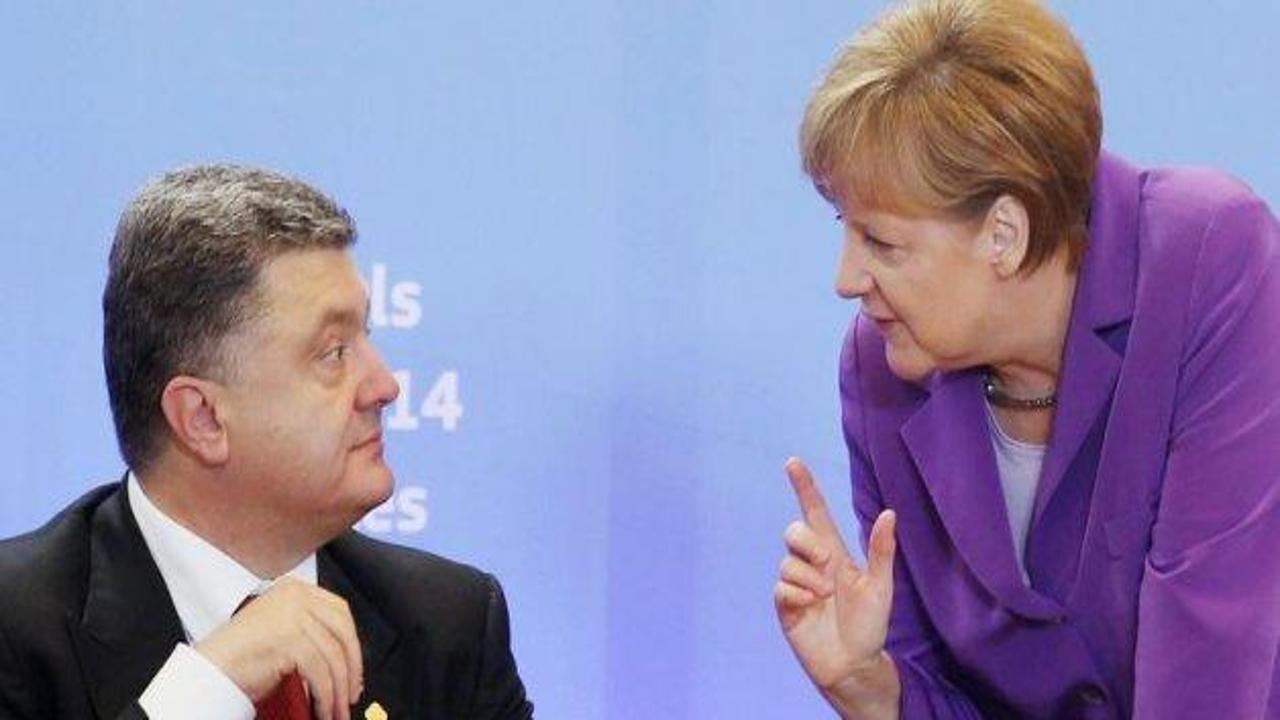 Ukrayna lideri Angela Merkel'i aradı
