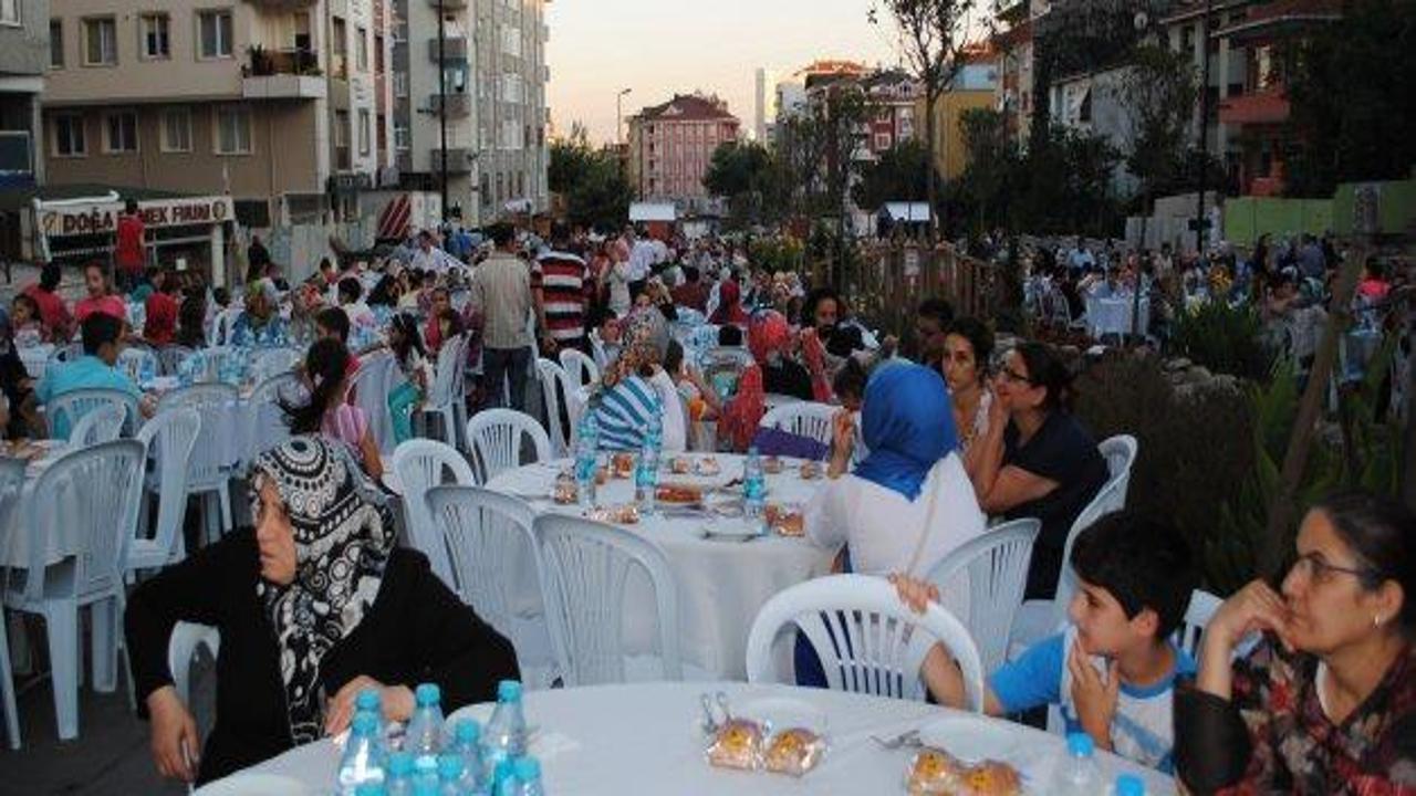 &Uuml;mraniye'de 6 bin kişi Gazze i&ccedil;in dua etti