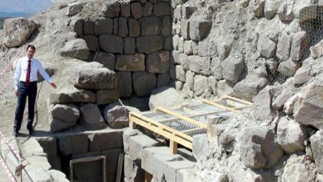 Urartu mezarları gün yüzüne çıktı