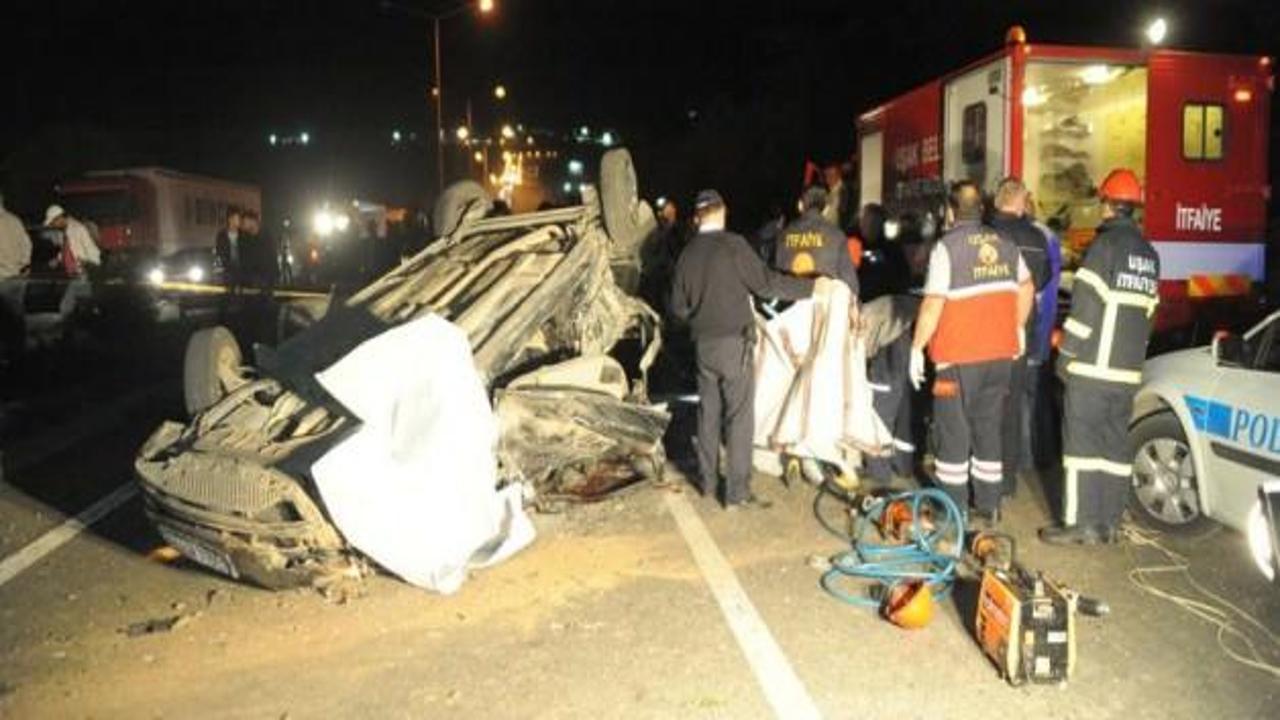 Uşak'ta feci kaza: 3 ölü, 6 yaralı