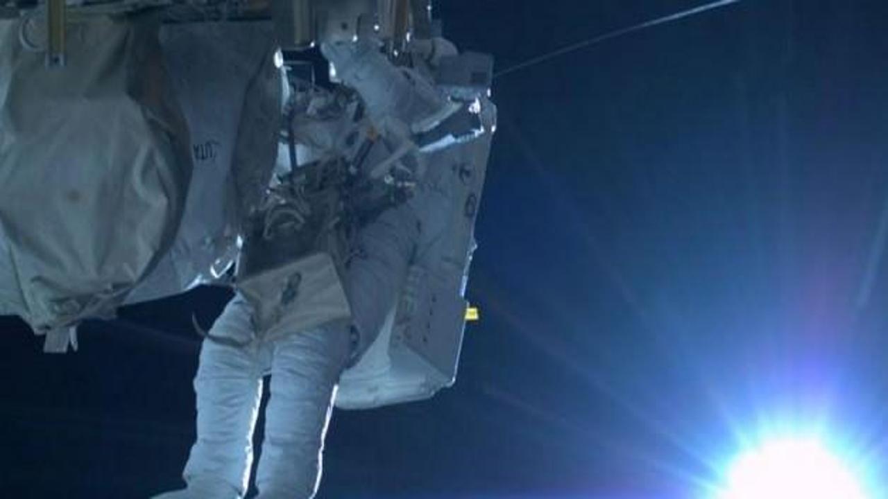 UUİ’deki astronotlar uzay yürüyüşünde
