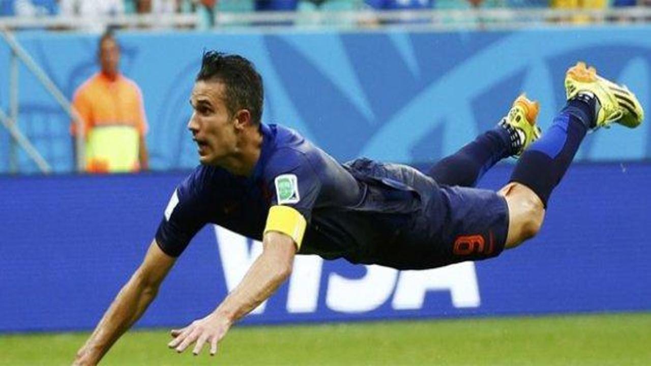 Van Persie'nin gol&uuml;n&uuml; bir de b&ouml;yle izleyin