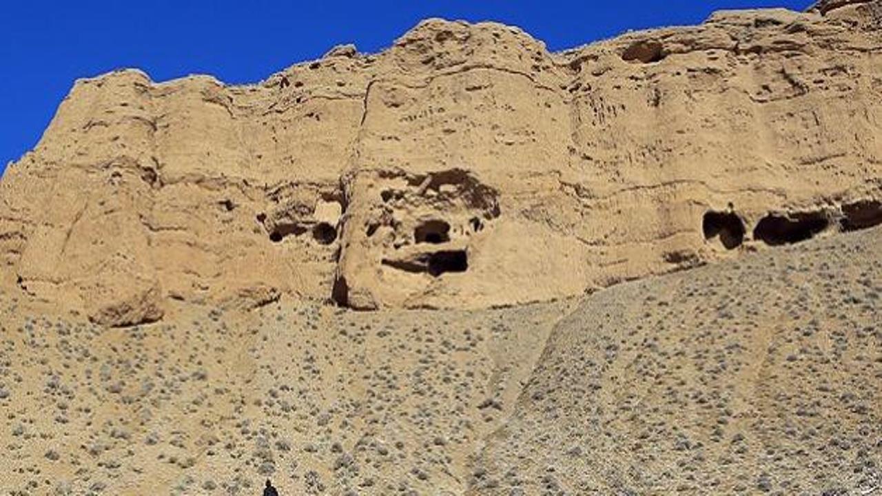 Van'da bin yıllık kaya yerleşimleri bulundu