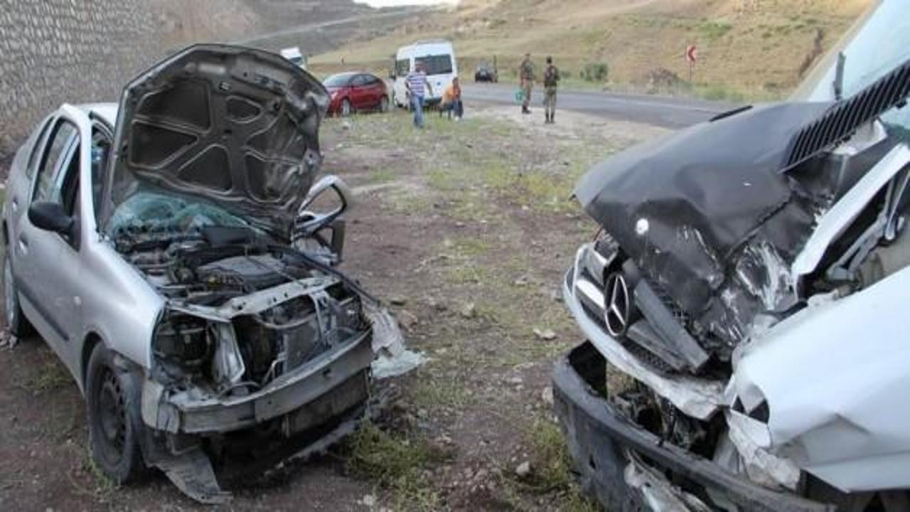 Van'da kaza: 4'ü ağır 11 yaralı