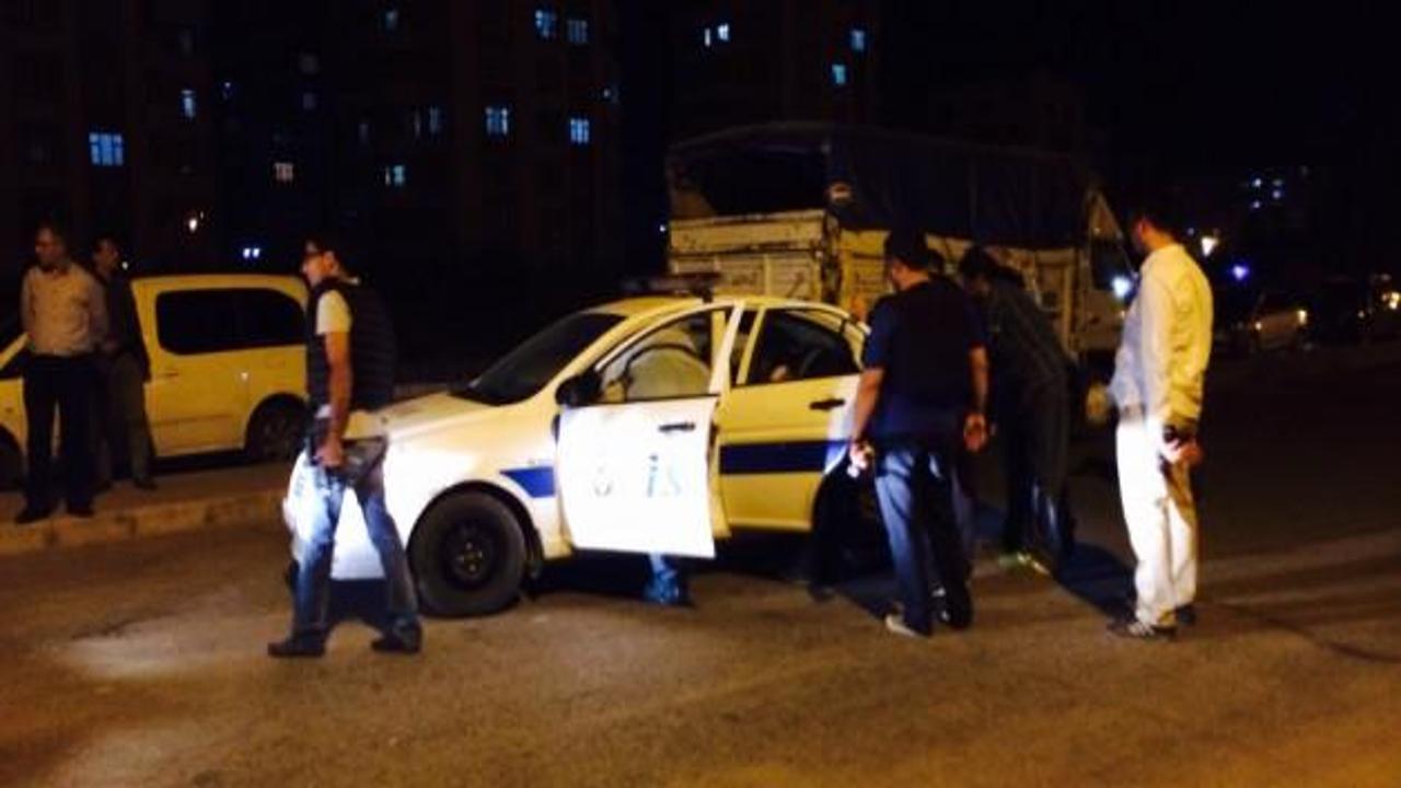 Van'da polis aracına silahlı saldırı