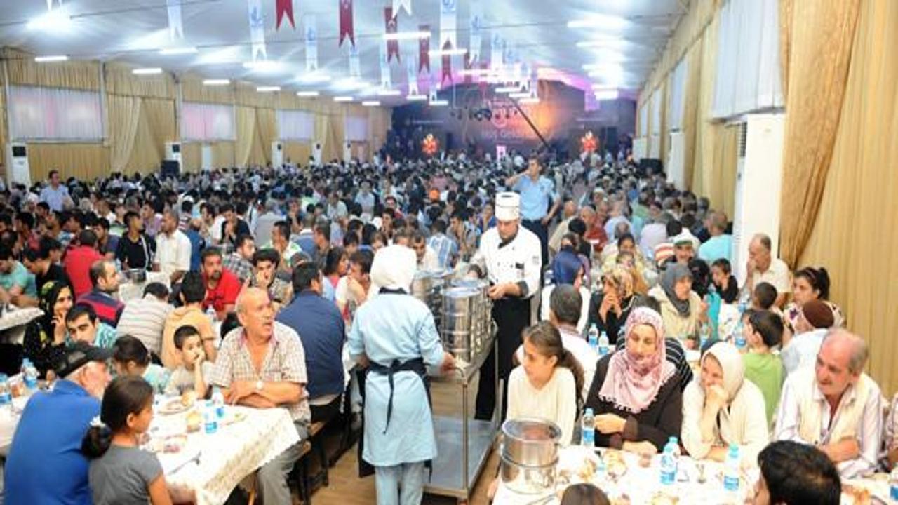72 millet aynı iftar sofrasında buluşuyor