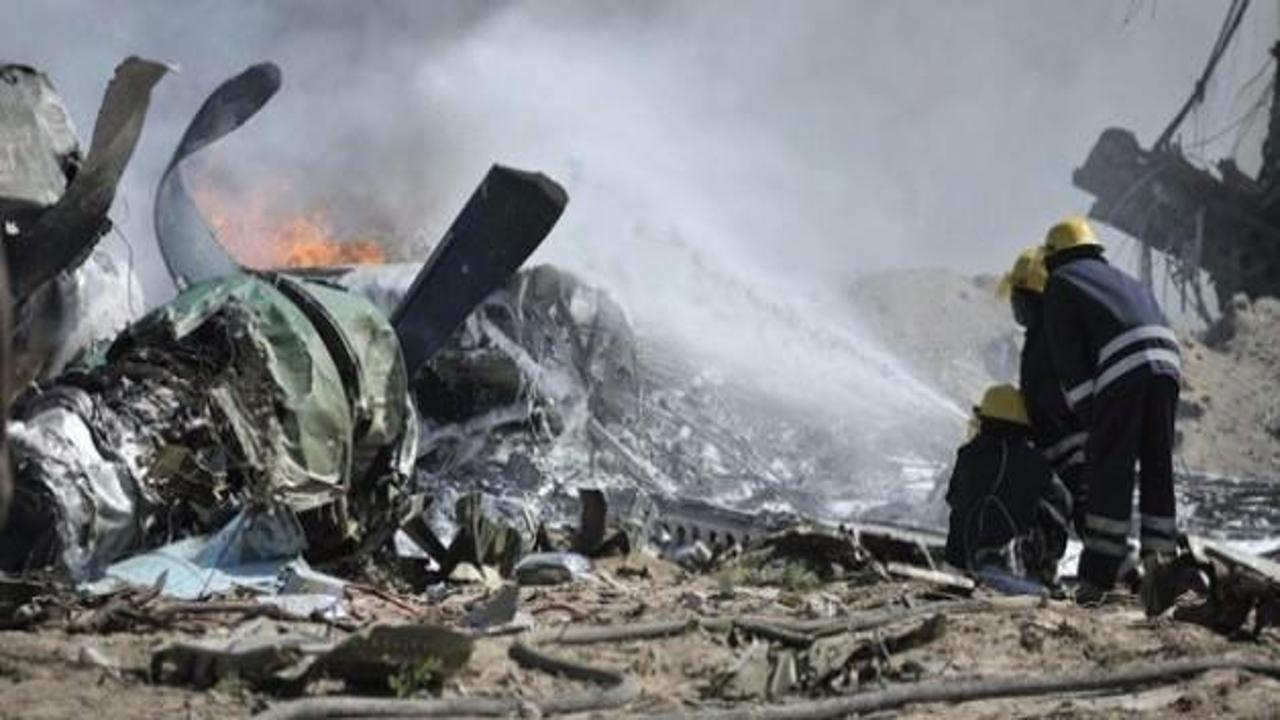 Somali'de kargo uçağı düştü