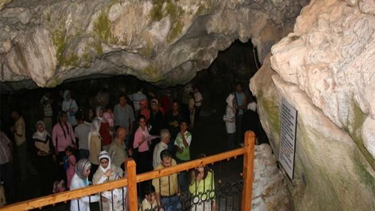 'Yedi Uyuyanlar' mağarasına ziyaretçi akını