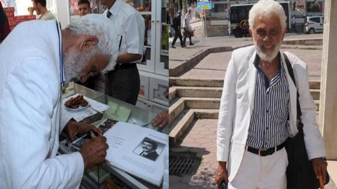 'Yeşil&ccedil;am'ın k&ouml;t&uuml; adamı', sokakta kitabını satıyor