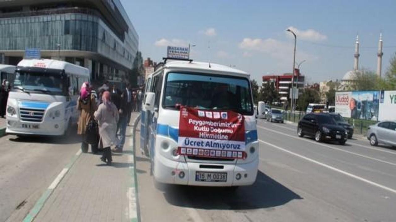 Minibüsçüler ücretsiz yolcu taşıdı