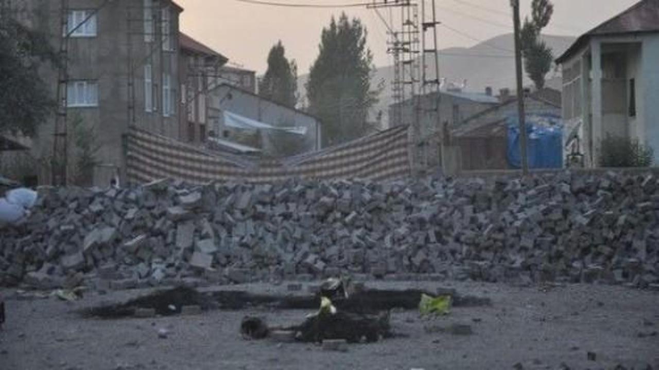 Yüksekova'da kazılan hendekler kapatıldı