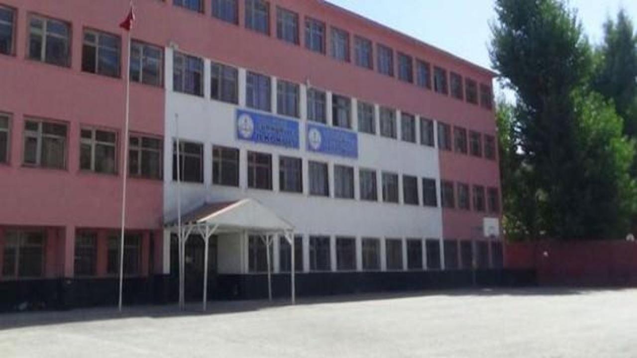 Yüksekova'da okullar boş kaldı