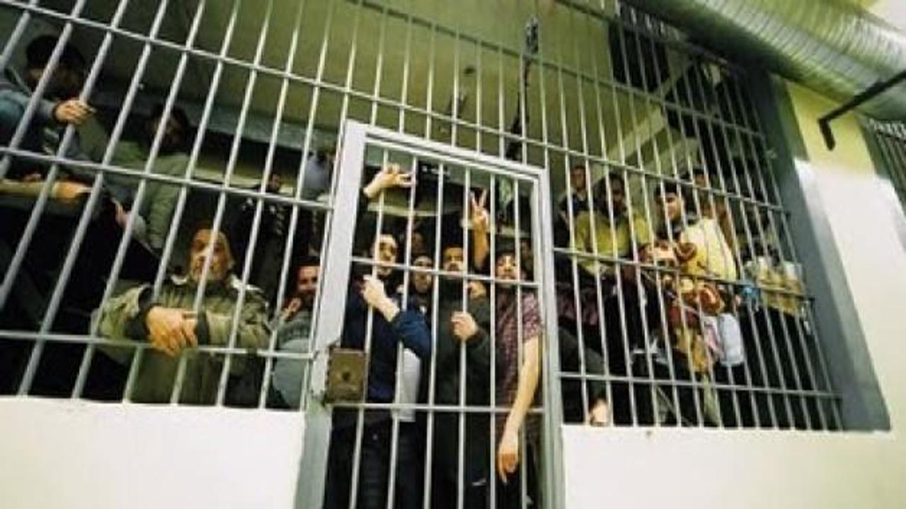 Yunanistan'da cezaevleri boşalıyor