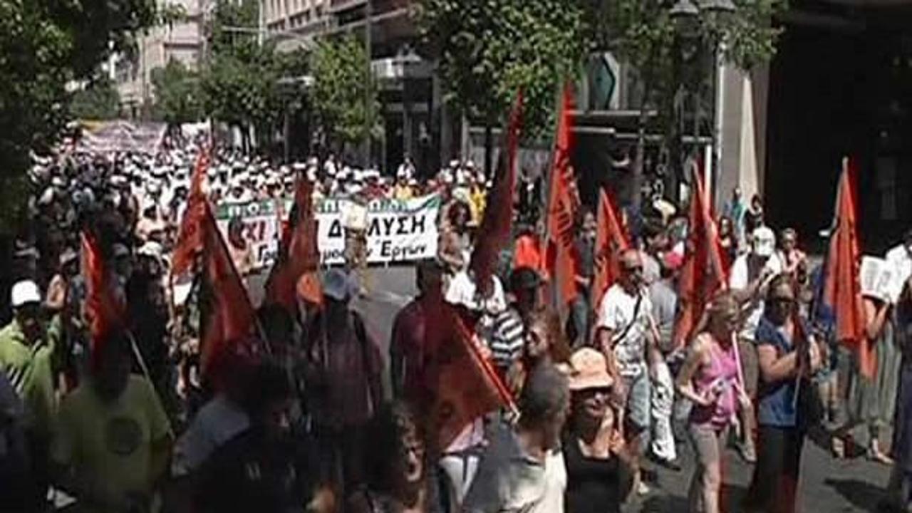 Yunanistan'da memurlar bir kez daha grevde