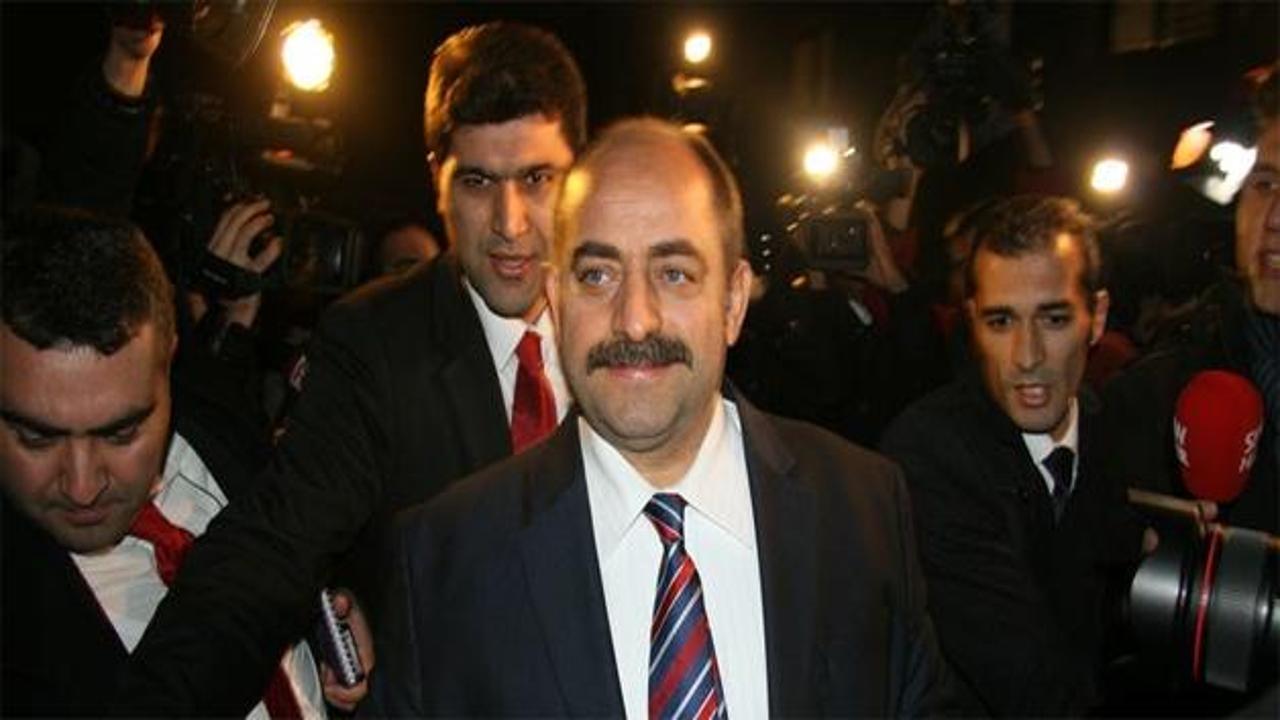 'Savcı Öz Dubai'de kral tatili yaptı' iddiası