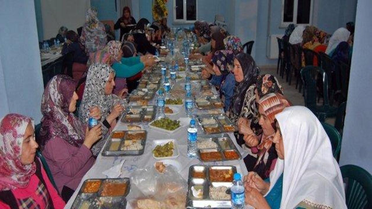 Zonguldak'ta yetim çocuklara iftar yemeği