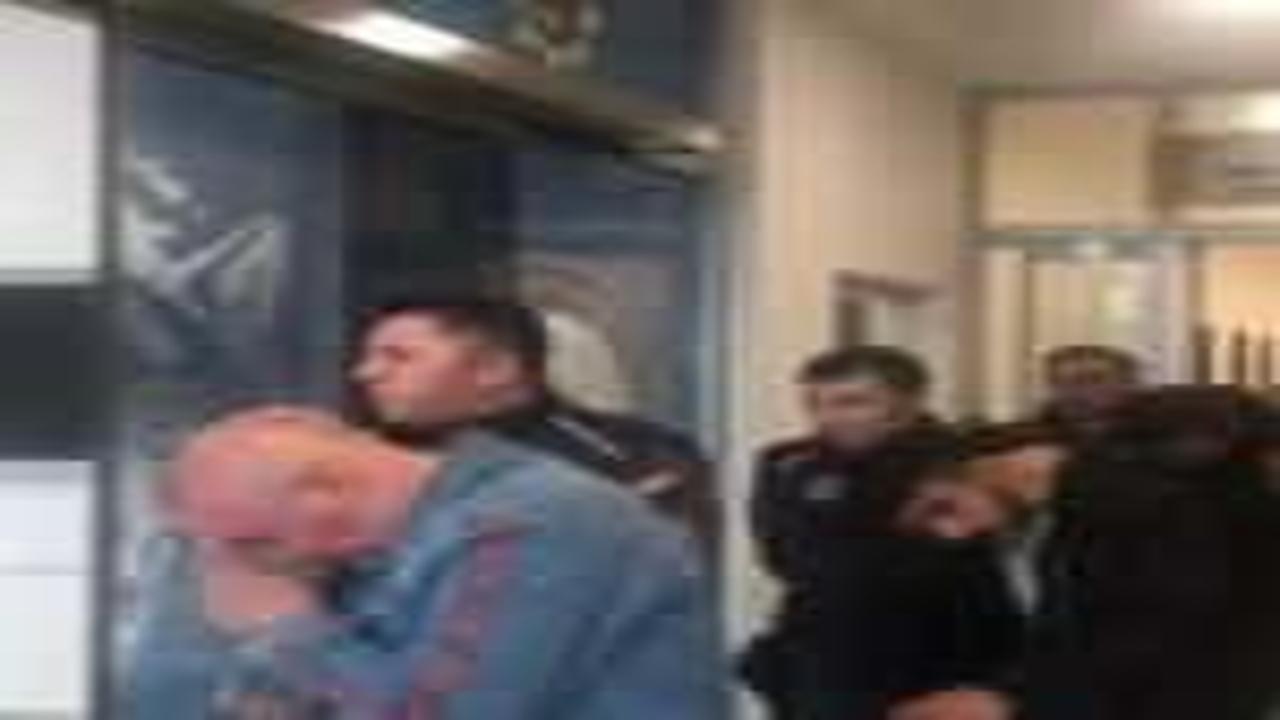 Böbreğini satıp villada uyuşturucu imalathanesi kurmuş