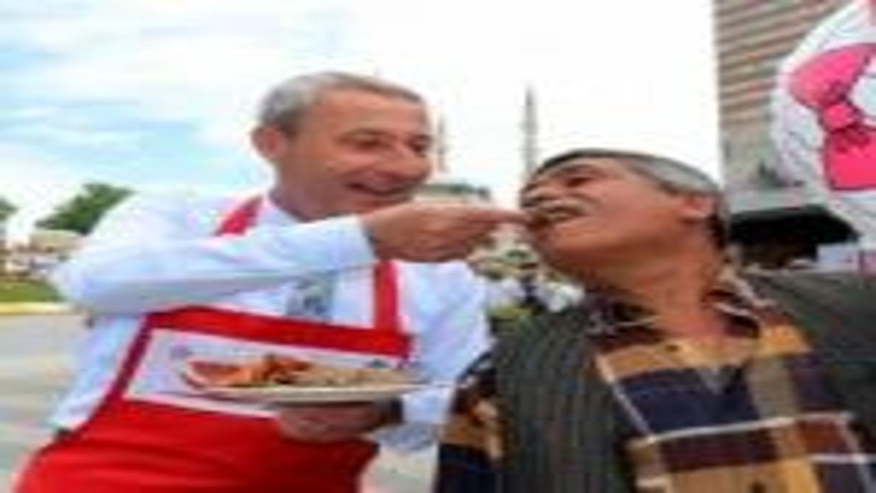 Edirne’de Türk Mutfağı Haftası’na özel 300 kilo ciğer dağıtıldı